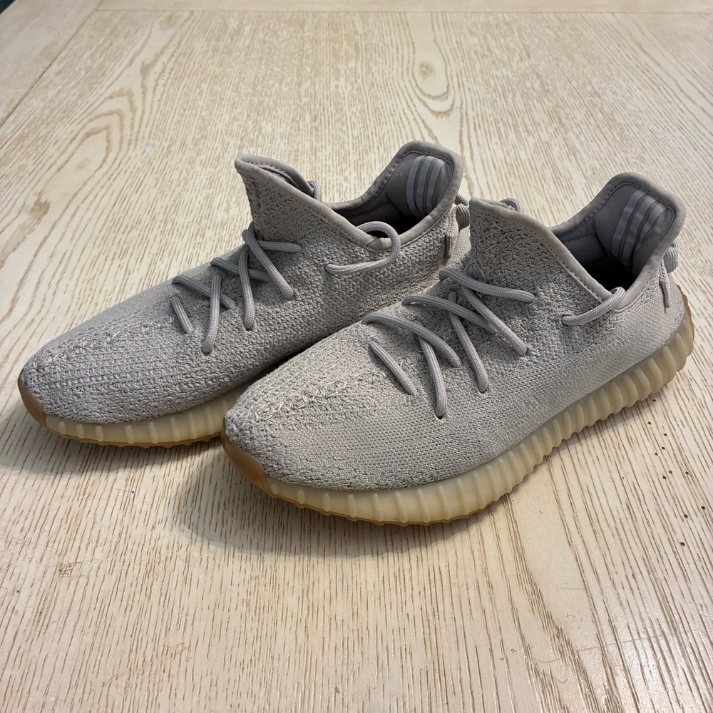 Men’s Adidas Yeezy Boost 350 V2 Sneaker Shoes (Cream)